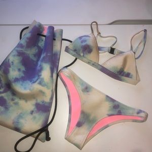 TRIANGL Bikini Set w/ Backpack
